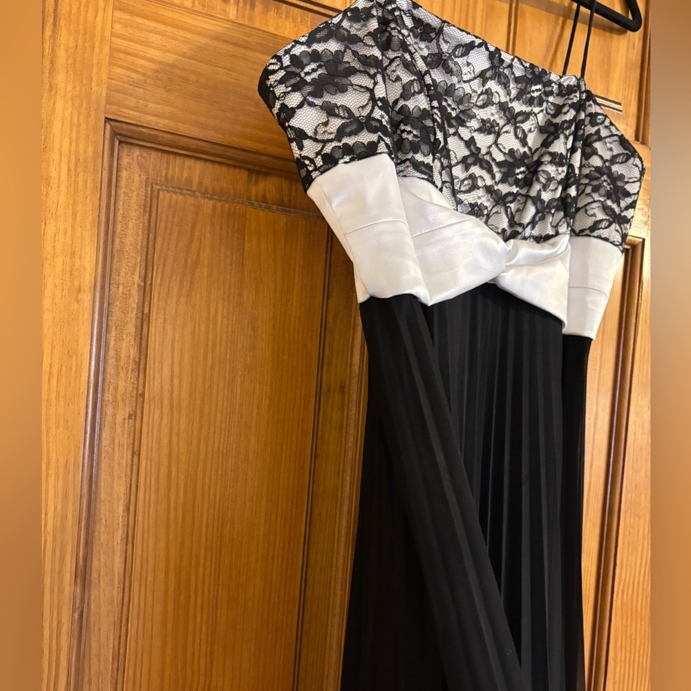 Alex Lace and Satin Evening Dress - Picture 2 of 5